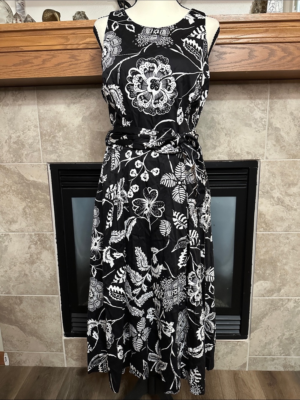 Tahari Arthur S Levine Size 10 Cotton Floral Fit Flare Belted Midi Dress